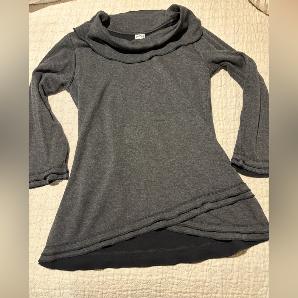 Beautiful top that is comfy and flattering!